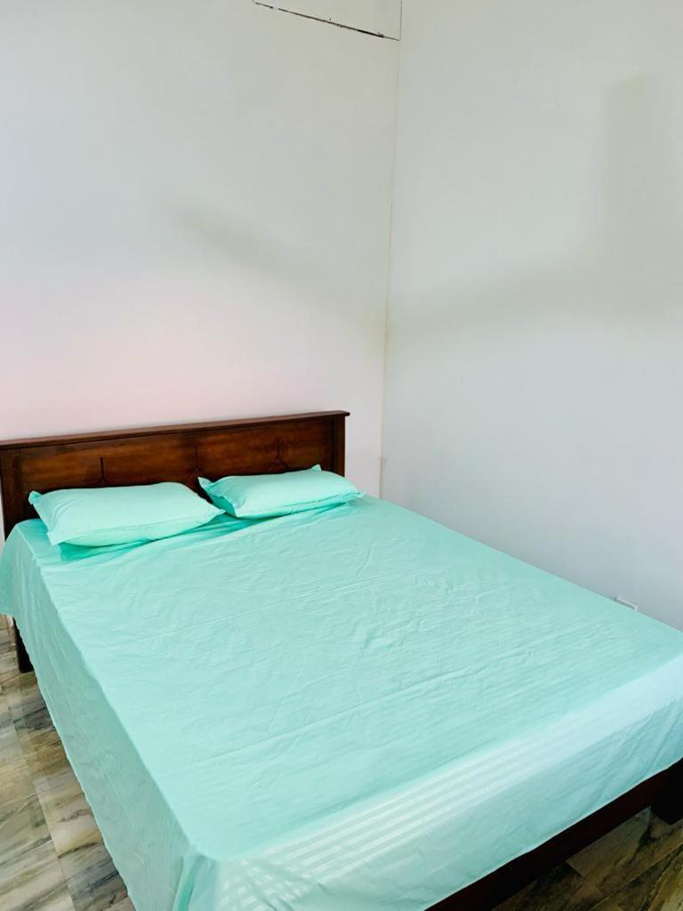 Lemon Stay Negombo Buitenkant foto